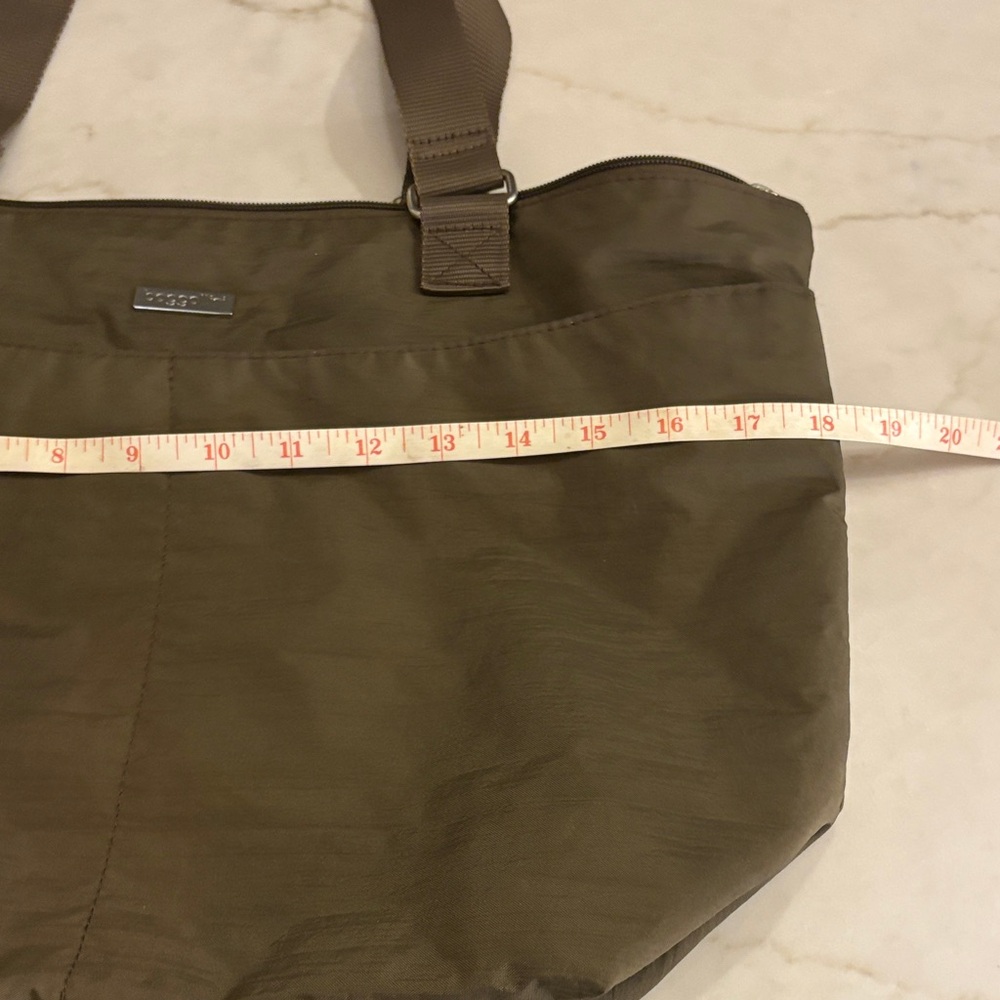 Baggallini Bag - Picture 4 of 9